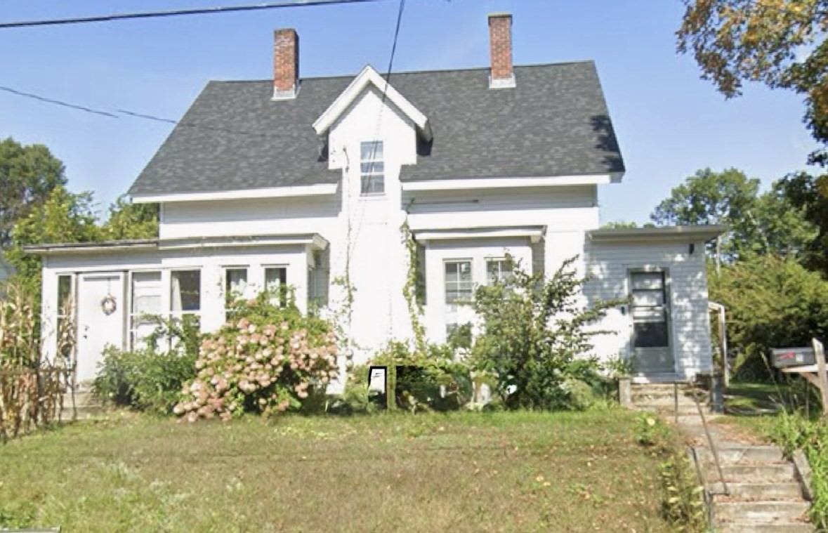 7 Pleasant Street Property Photo 1