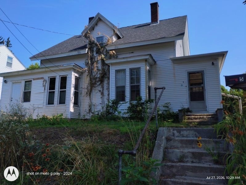 7 Pleasant Street Property Photo 3