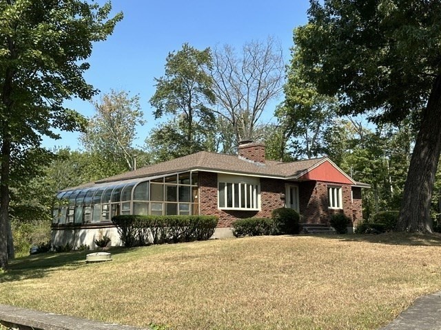 27 Lantern Ln Property Photo 2