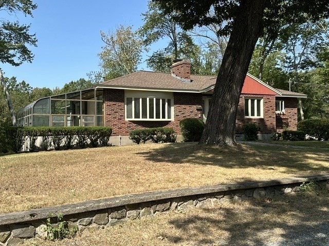 27 Lantern Ln Property Photo 4