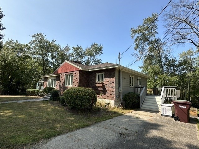 27 Lantern Ln Property Photo 6