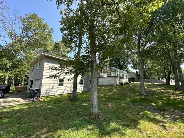 27 Lantern Ln Property Photo 9