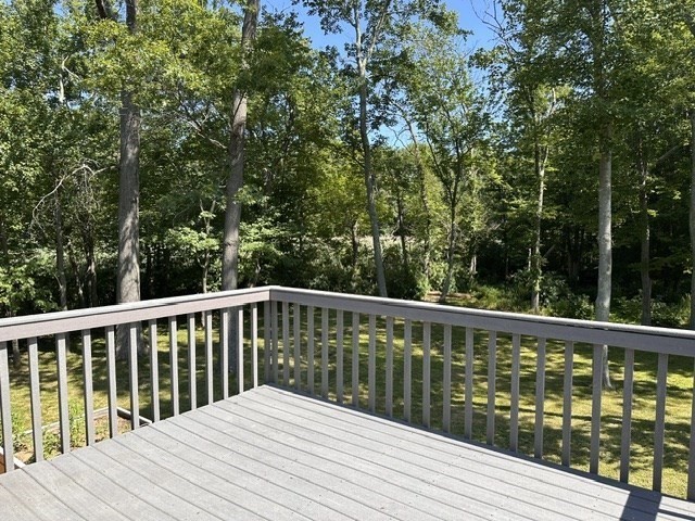 27 Lantern Ln Property Photo 15