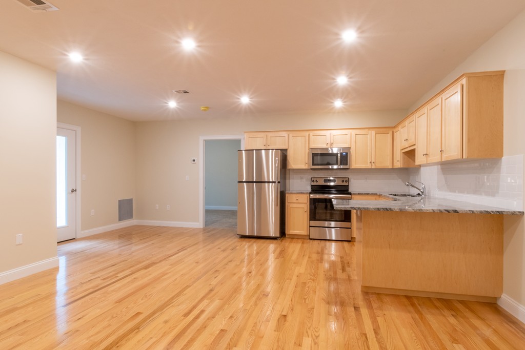 80 North Meadows Road # 105 Property Photo 1