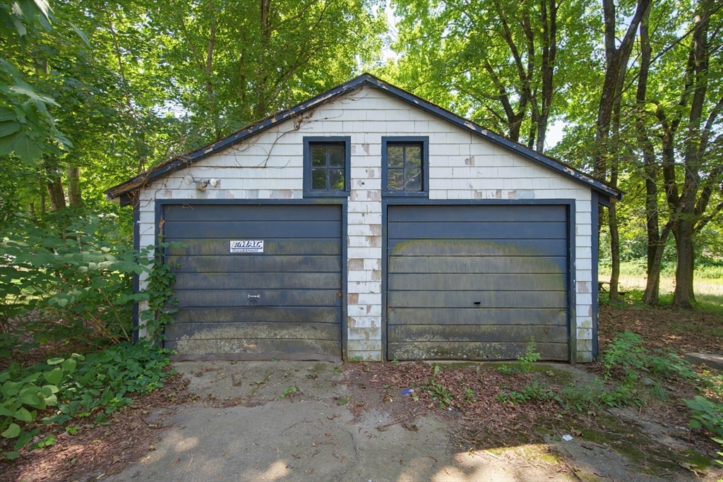 507 Taunton Ave Property Photo 7