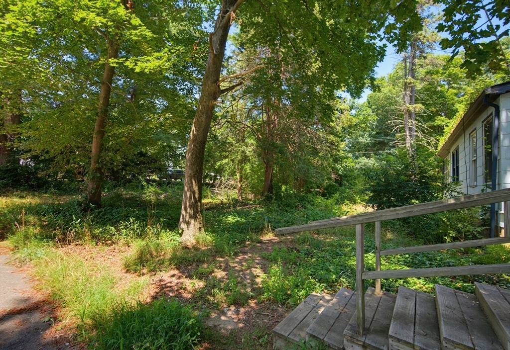 507 Taunton Ave Property Photo 9