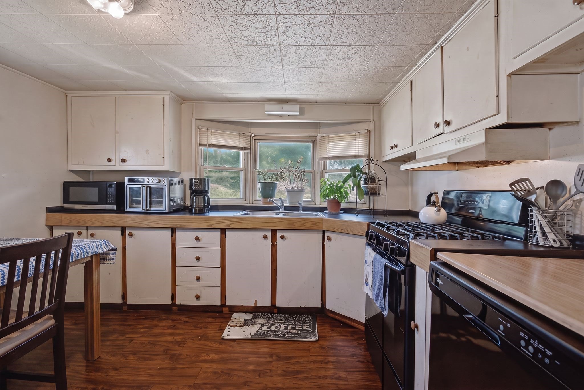 124 Mayflower Avenue Property Photo 3