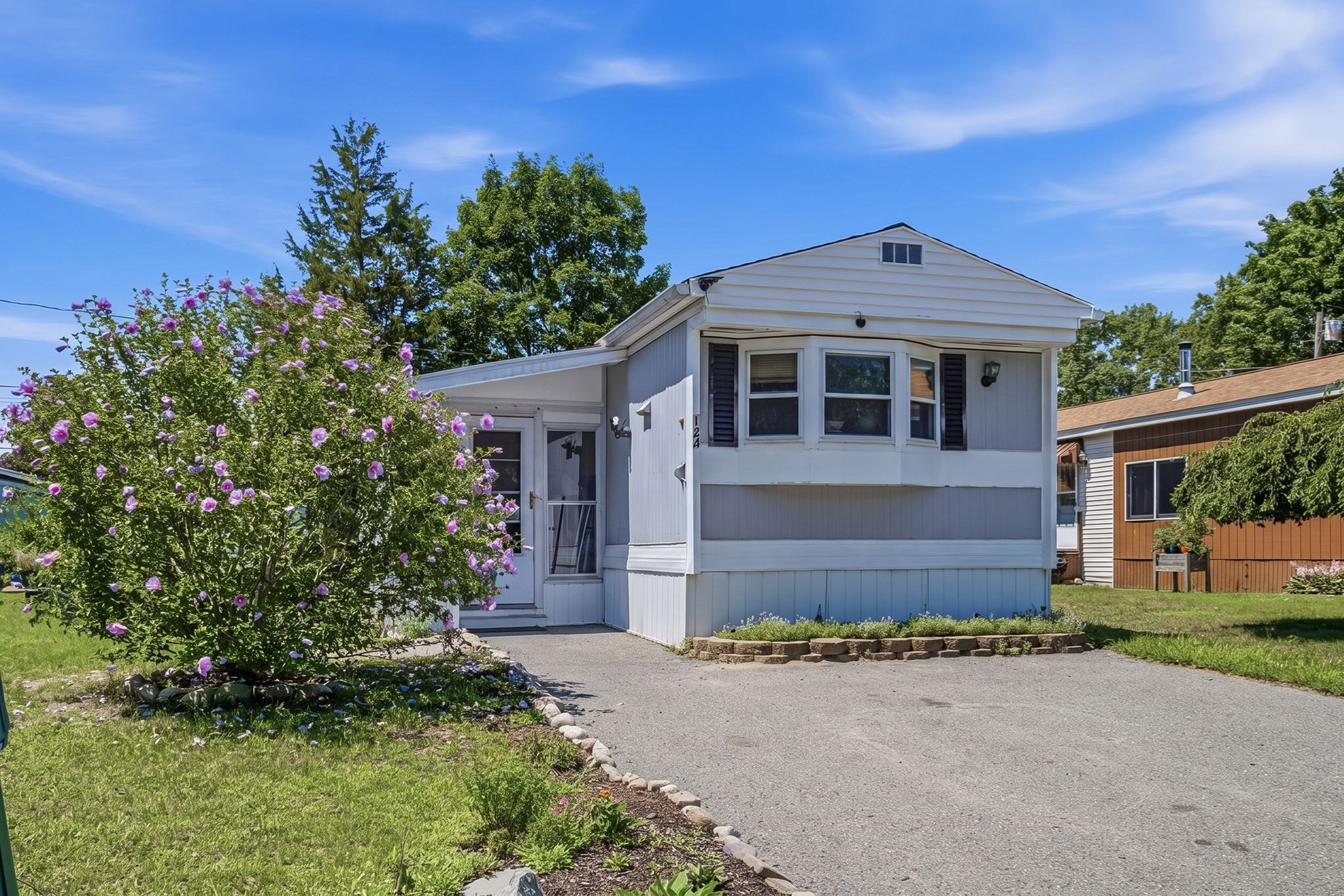 124 Mayflower Avenue Property Photo 17