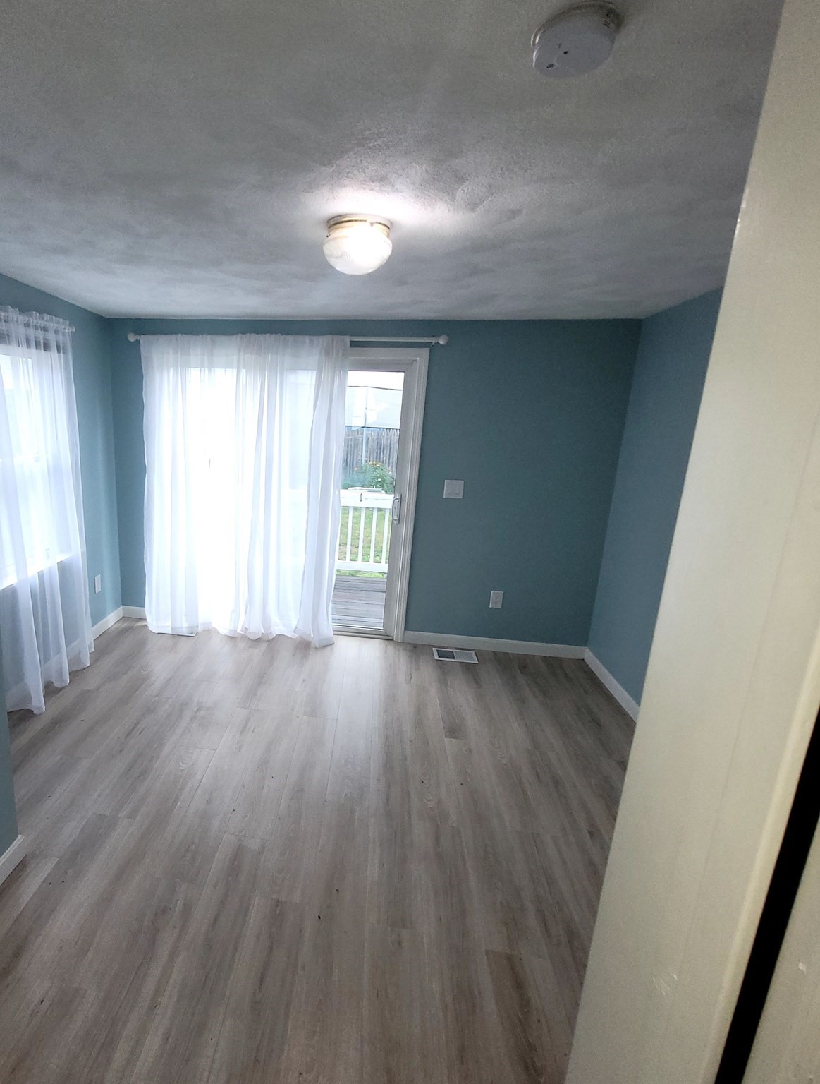 33 Markham Cir Property Photo 3