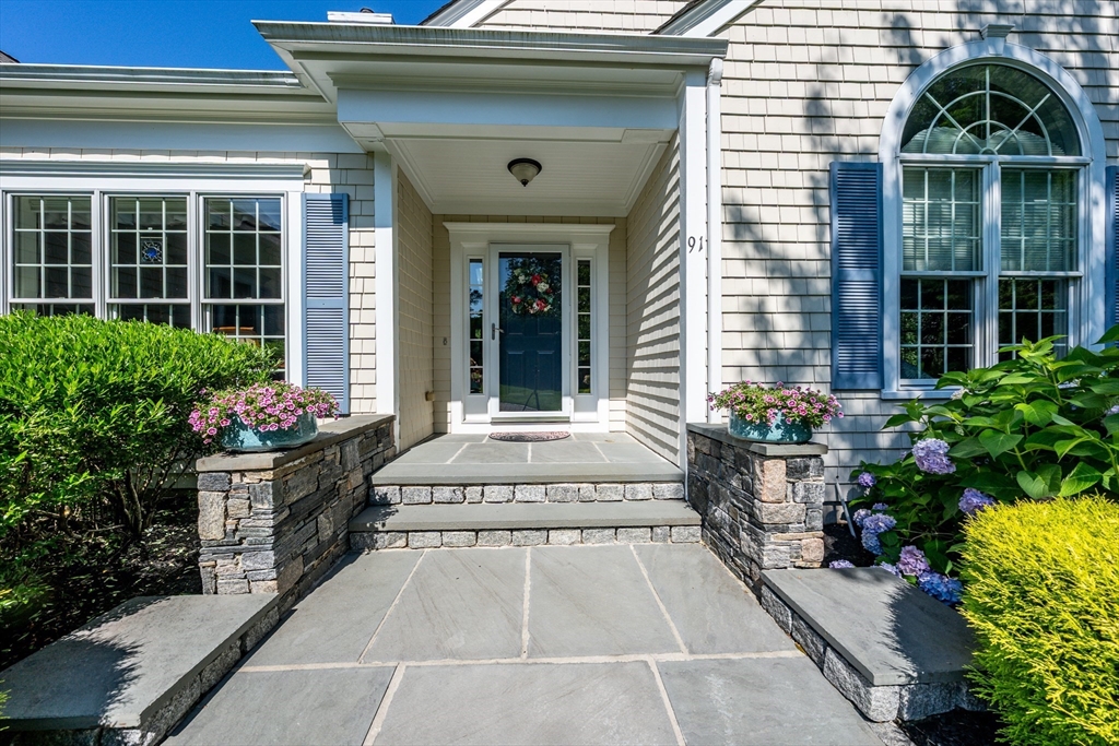 91 Acadia Dr Property Photo 2