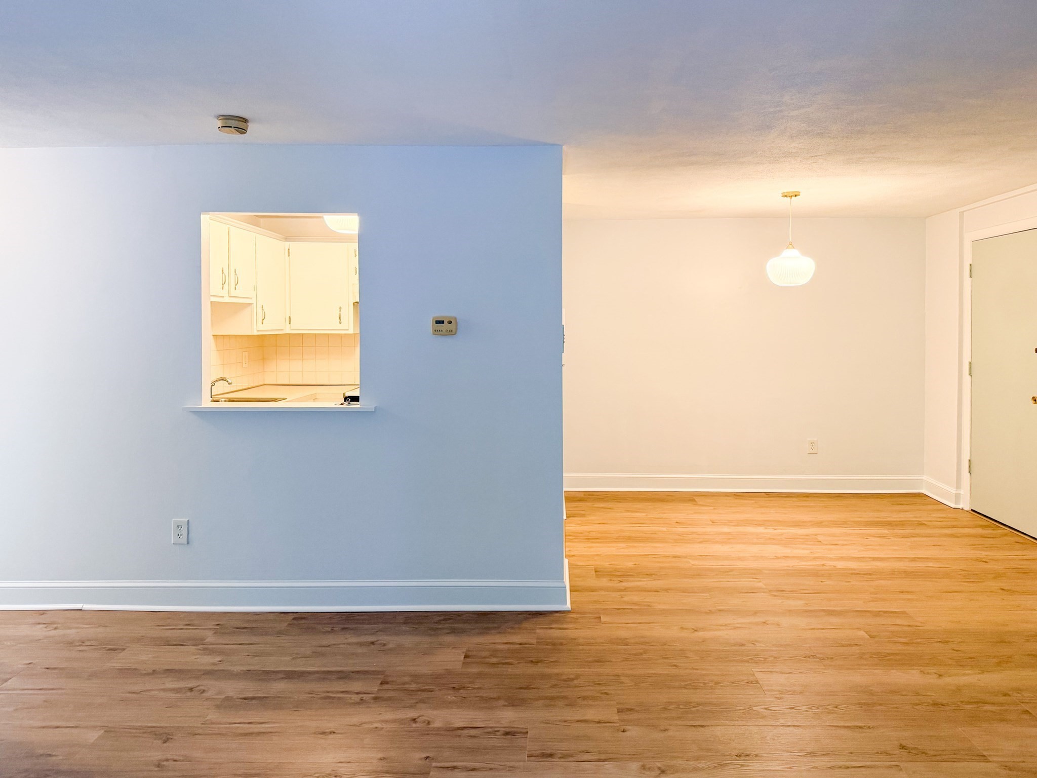 599 Old West Central St # D11 Property Photo 6