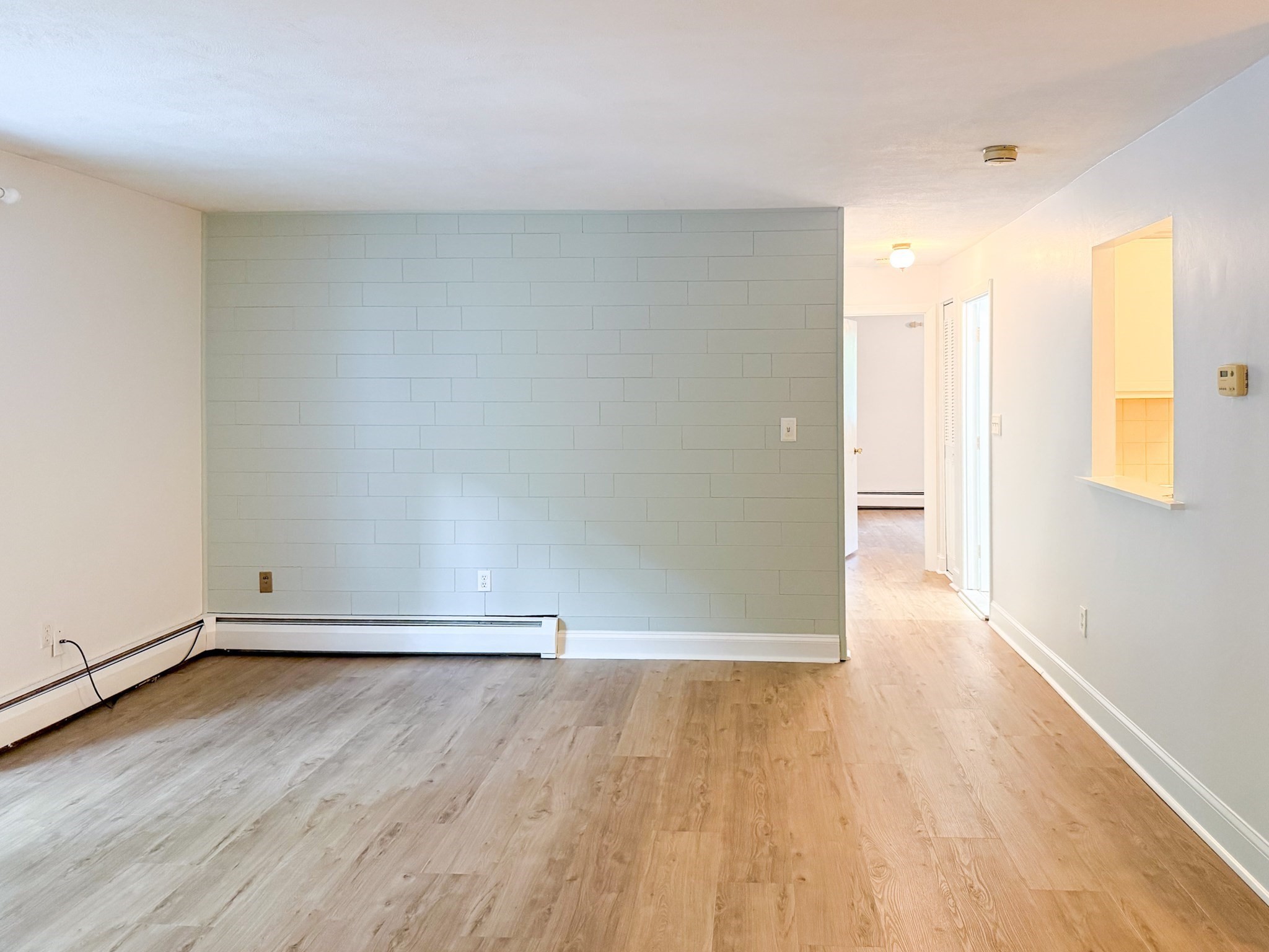 599 Old West Central St # D11 Property Photo 8