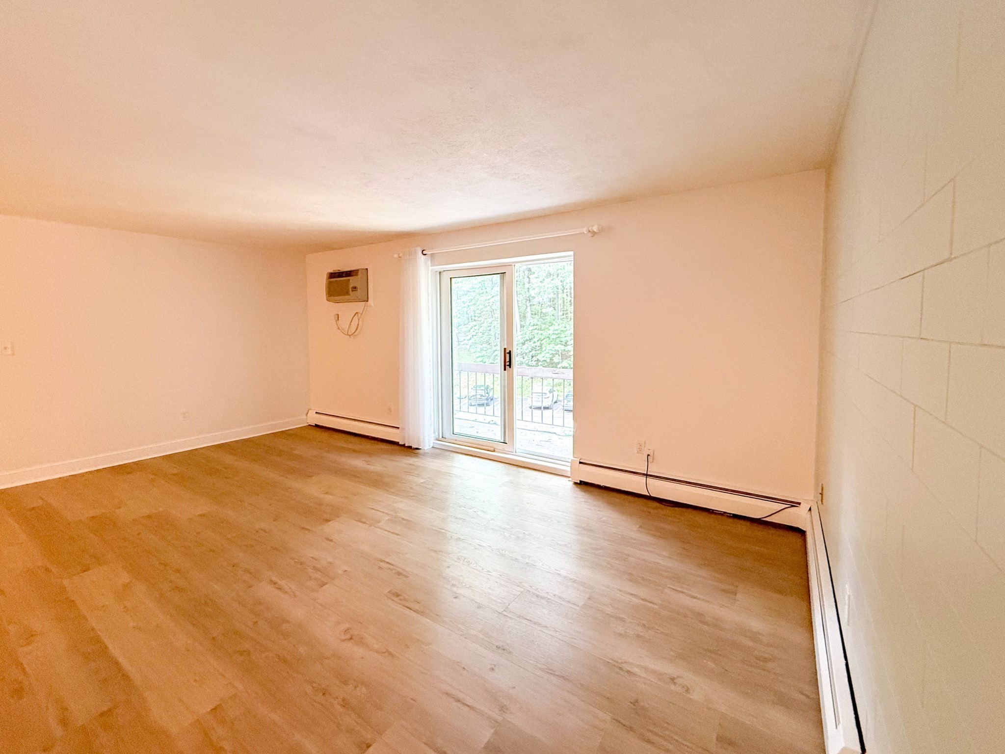 599 Old West Central St # D11 Property Photo 10