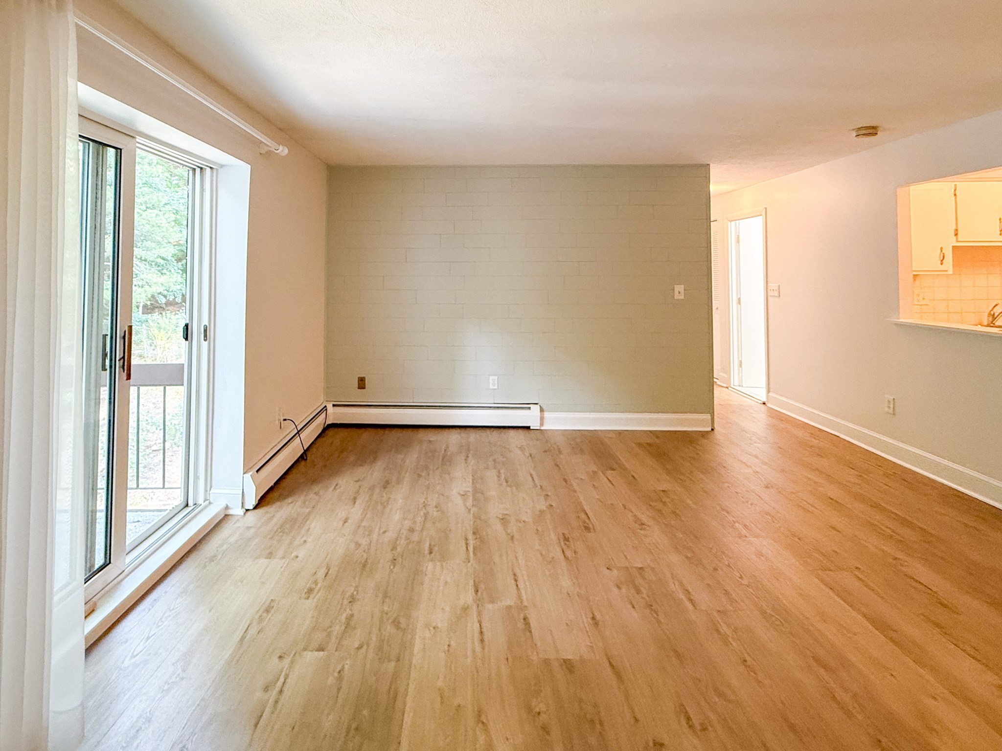 599 Old West Central St # D11 Property Photo 13