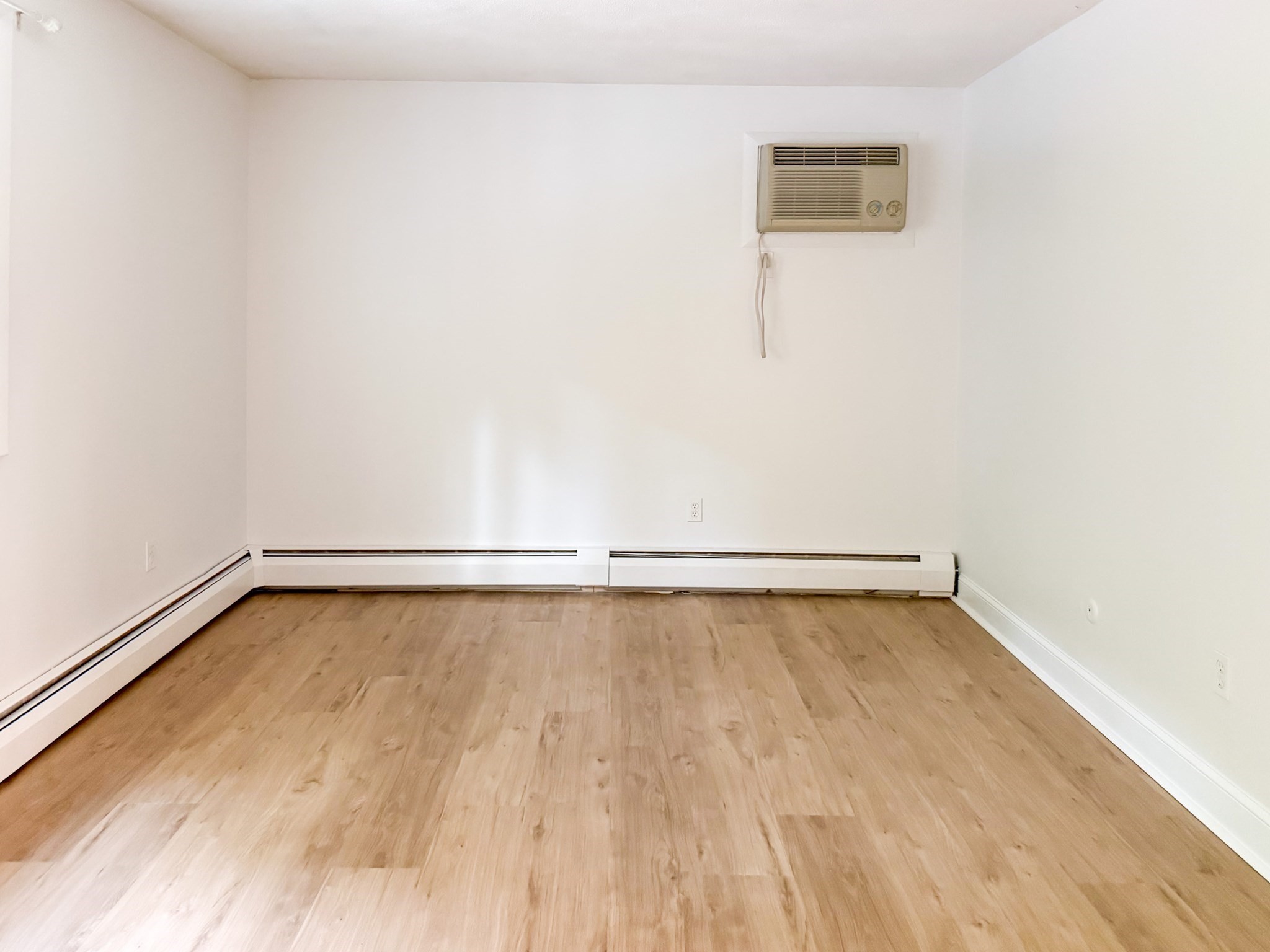 599 Old West Central St # D11 Property Photo 22