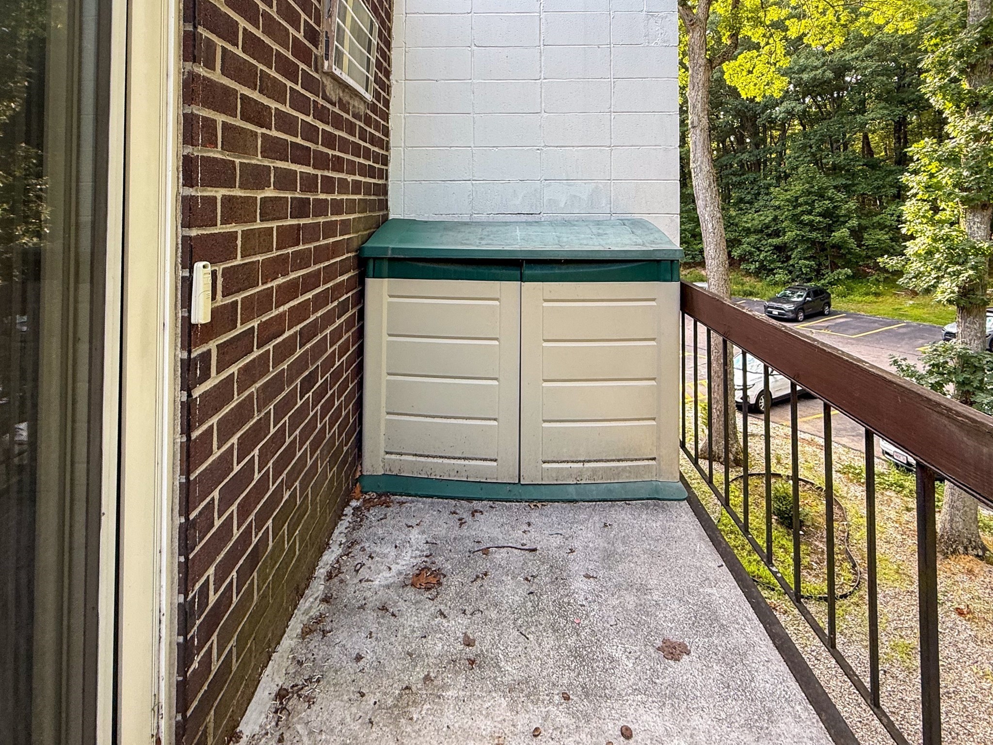 599 Old West Central St # D11 Property Photo 25