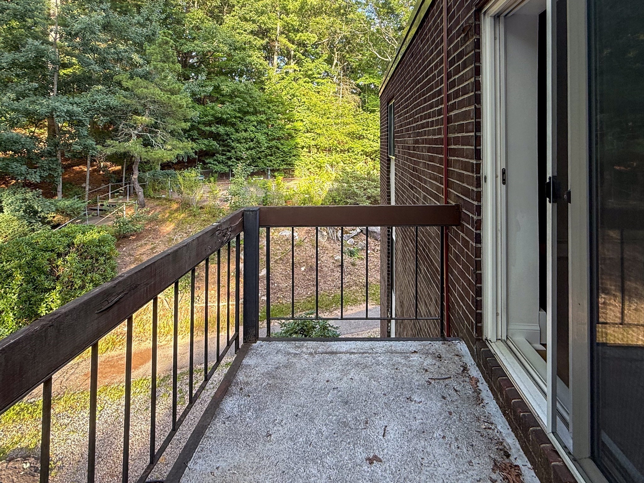 599 Old West Central St # D11 Property Photo 26
