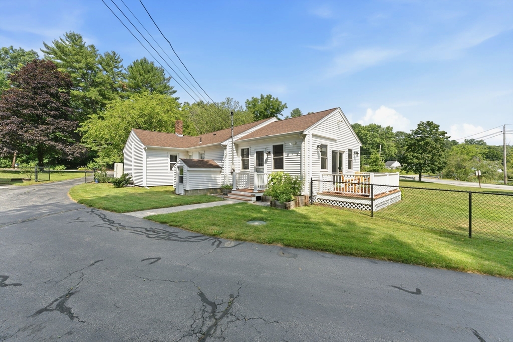 71 School St Property Photo 36