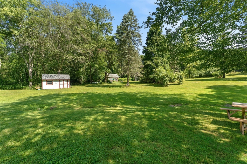 109 Providence St Property Photo 38