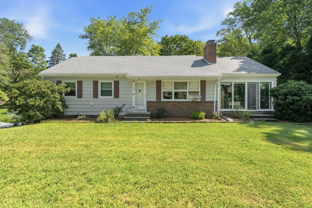 109 Providence St Property Photo 42