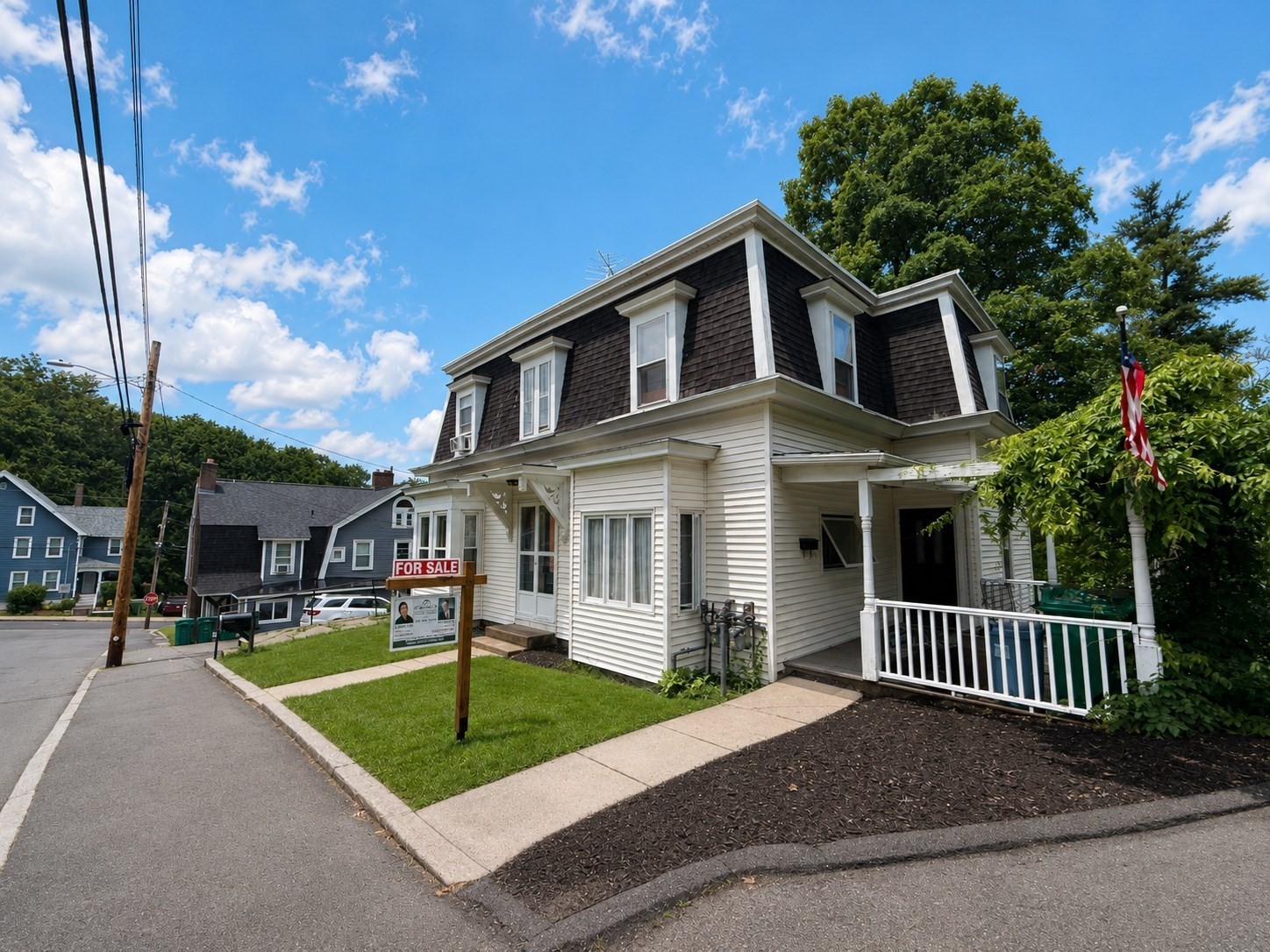 8 Hawes St Property Photo 1