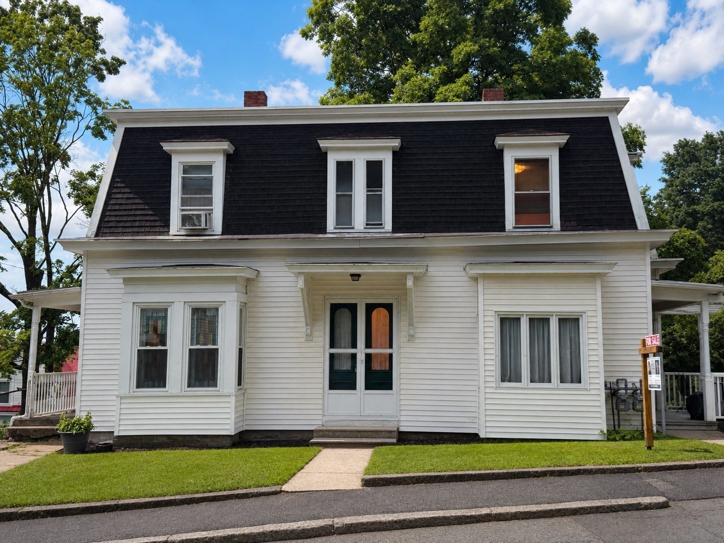 8 Hawes St Property Photo 2