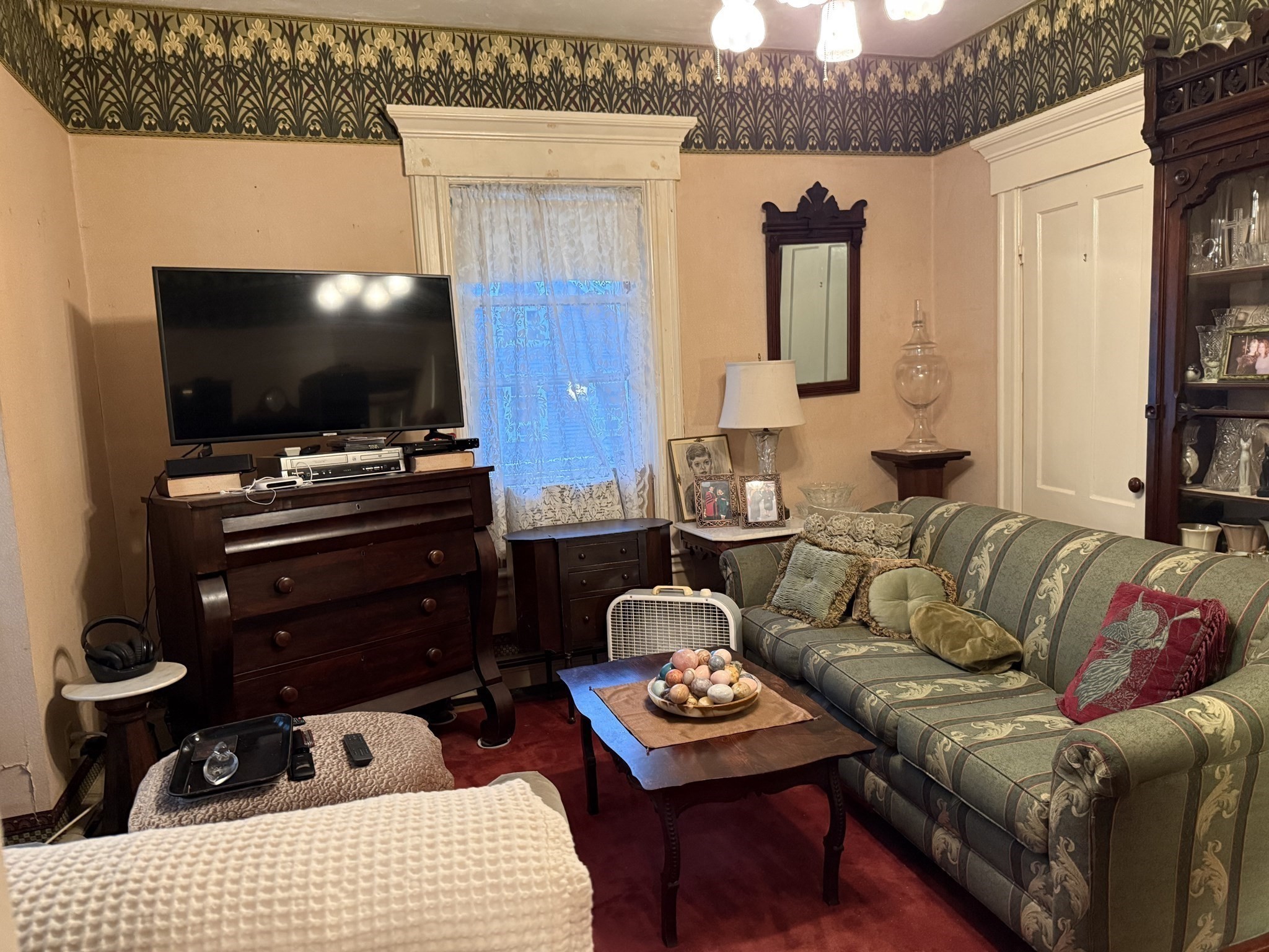 8 Hawes St Property Photo 7