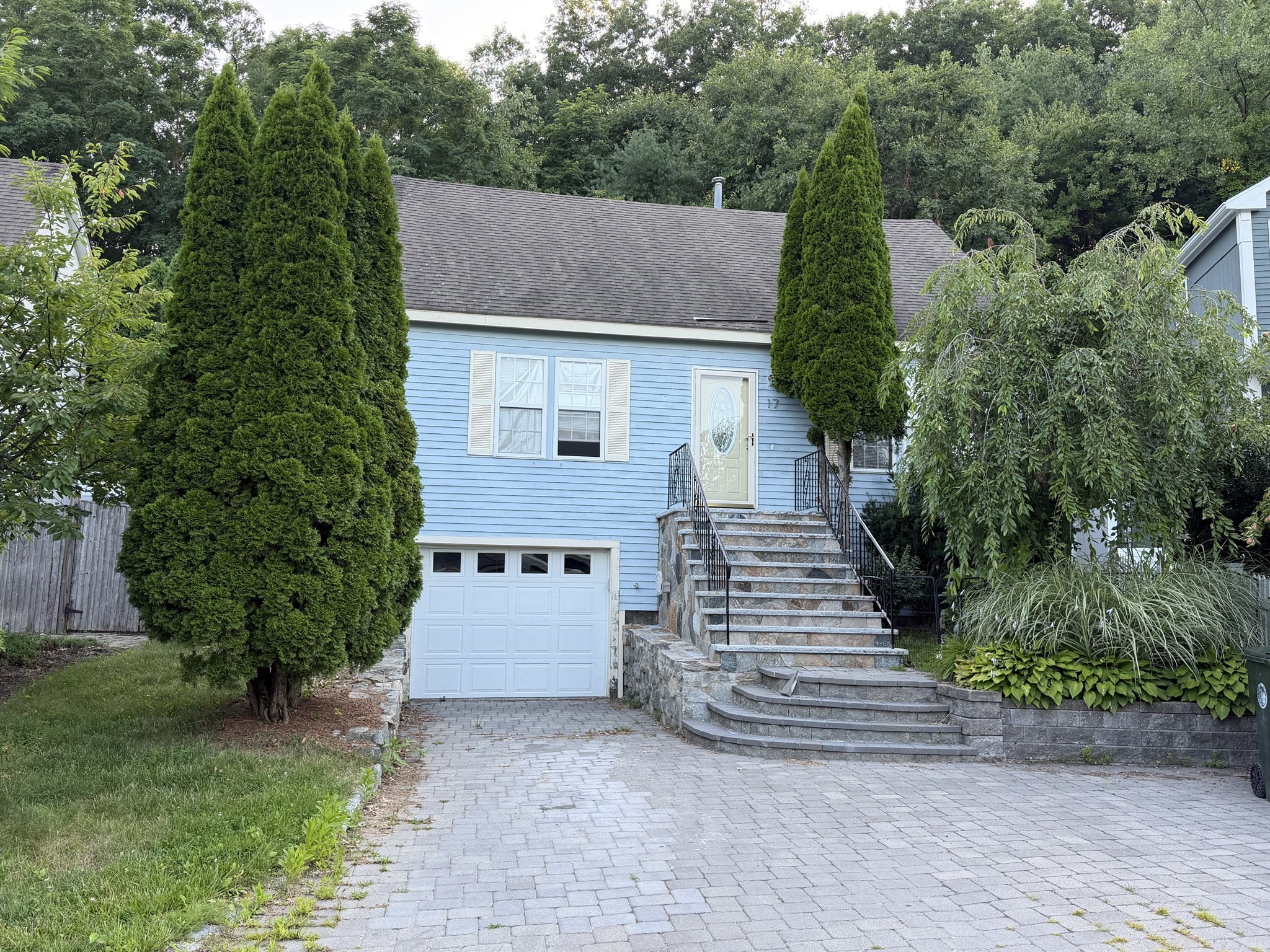 17 Azalea Ln # 17 Property Photo 1