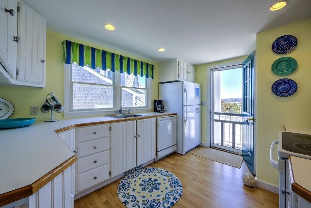 225 North Shore Blvd # J Property Photo 2