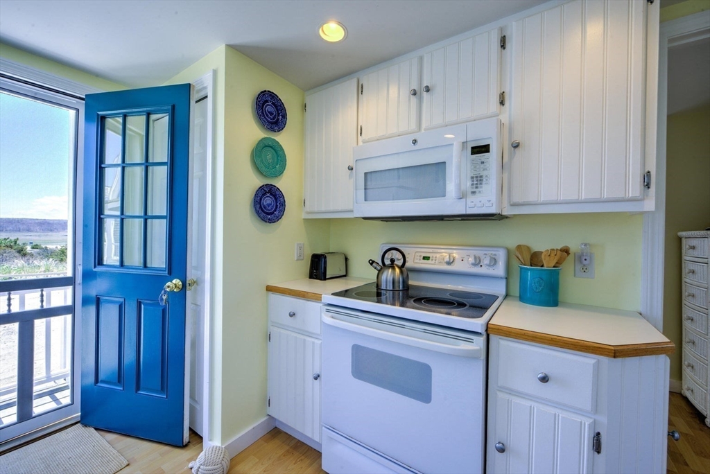 225 North Shore Blvd # J Property Photo 3
