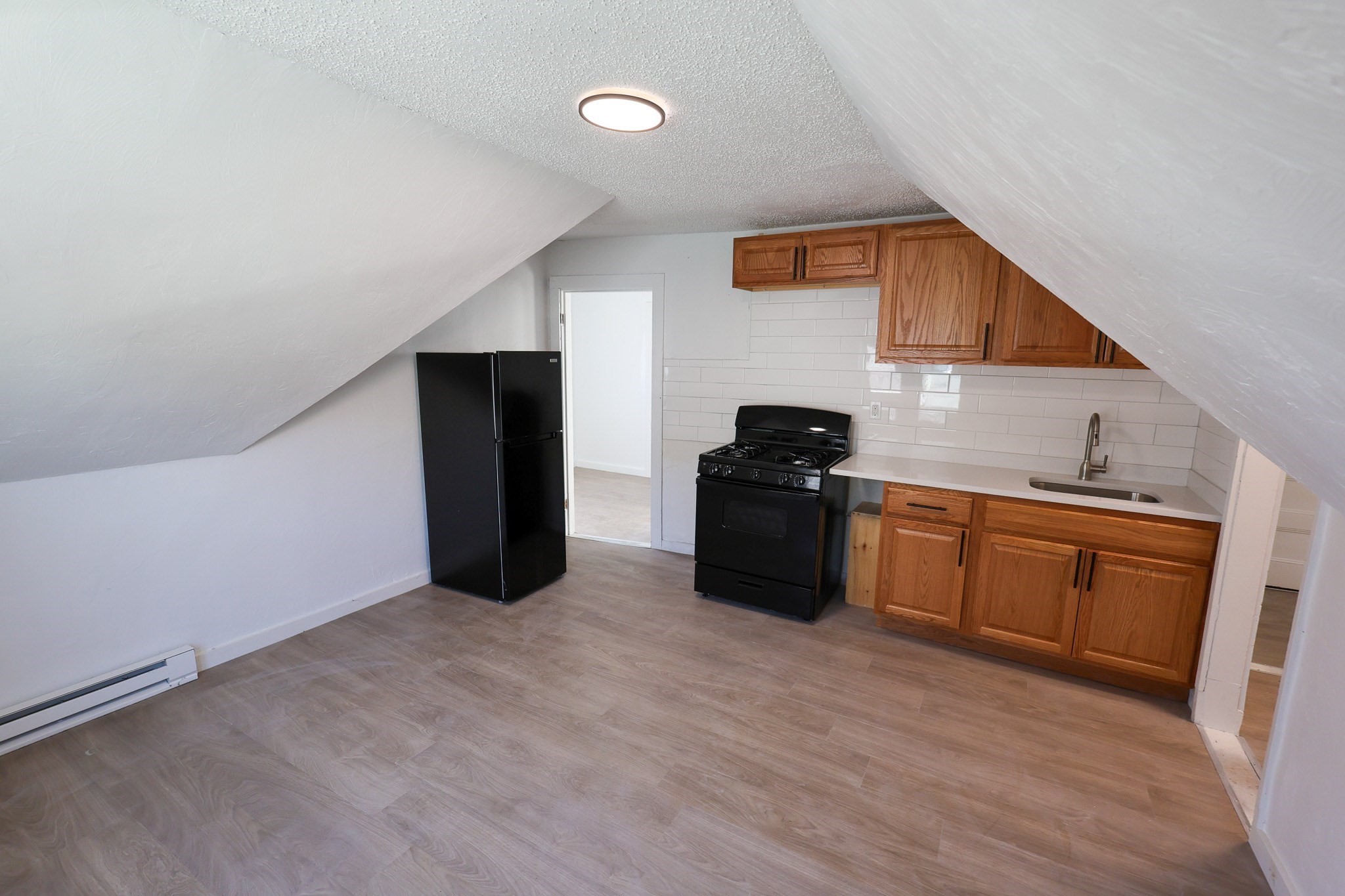 8 Colonial Avenue # 3 Property Photo 1