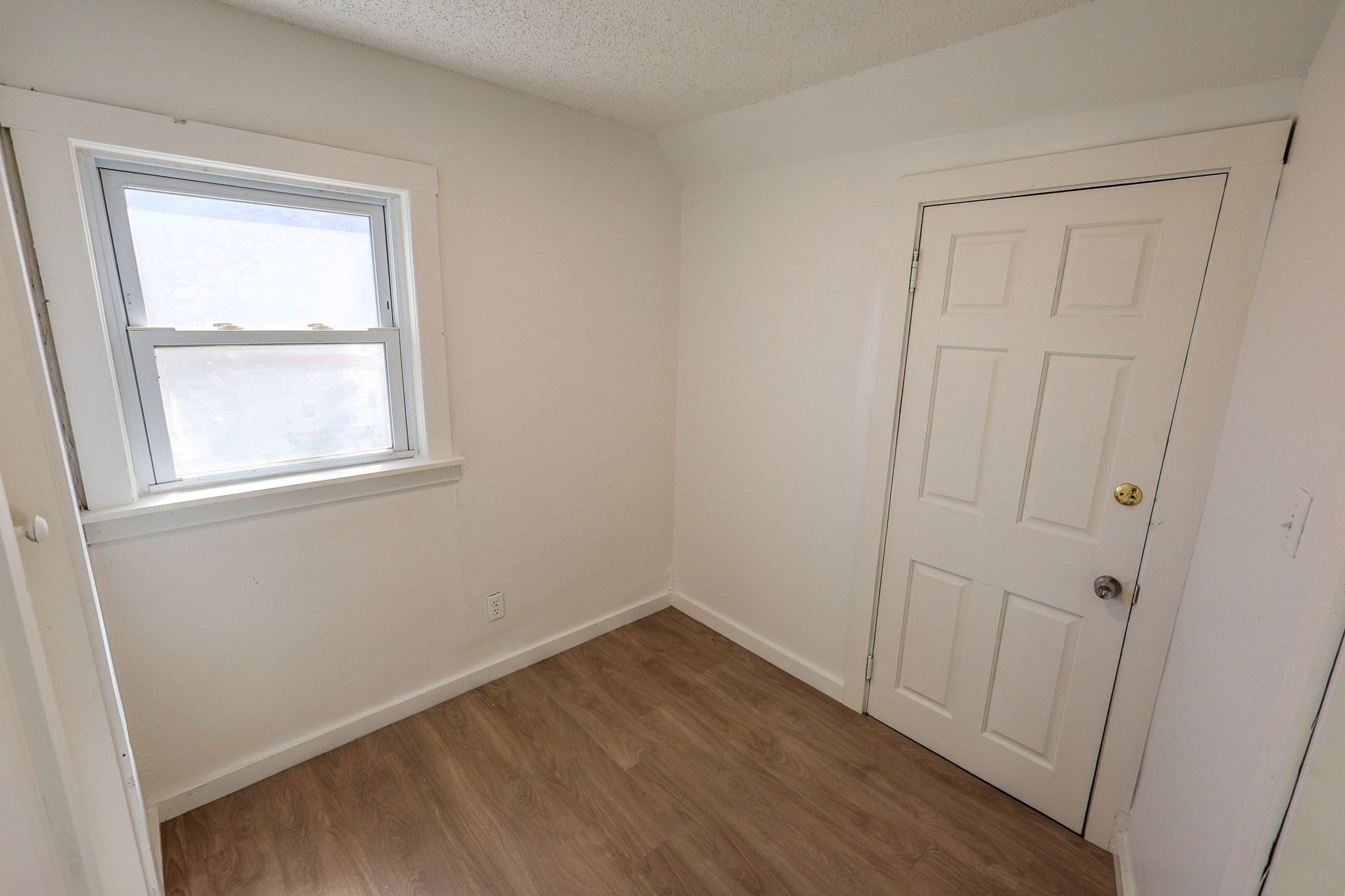 8 Colonial Avenue # 3 Property Photo 11