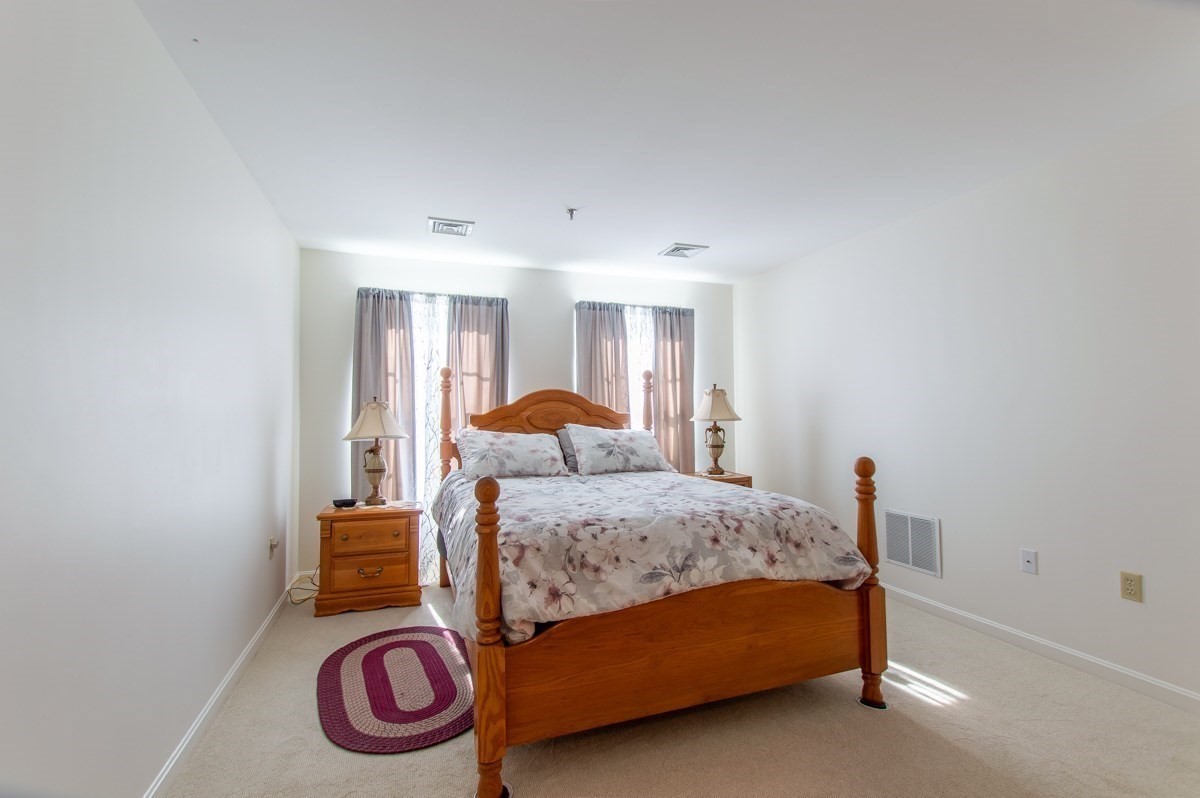 409 Old Country # 409 Property Photo 10