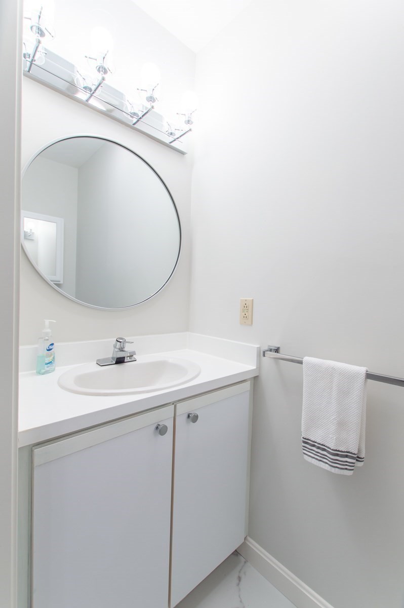 409 Old Country # 409 Property Photo 18