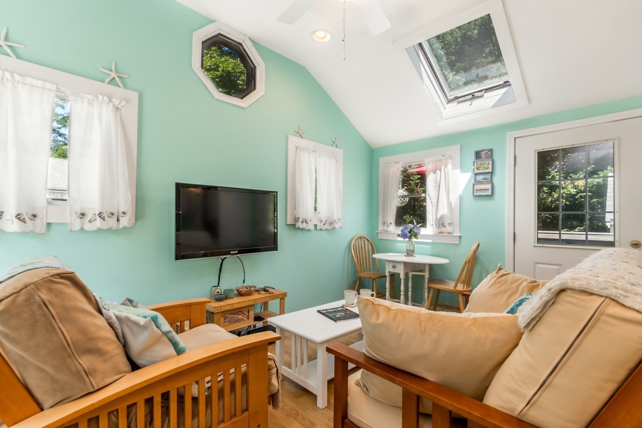 319 S Orleans Rd # 2 Property Photo 12