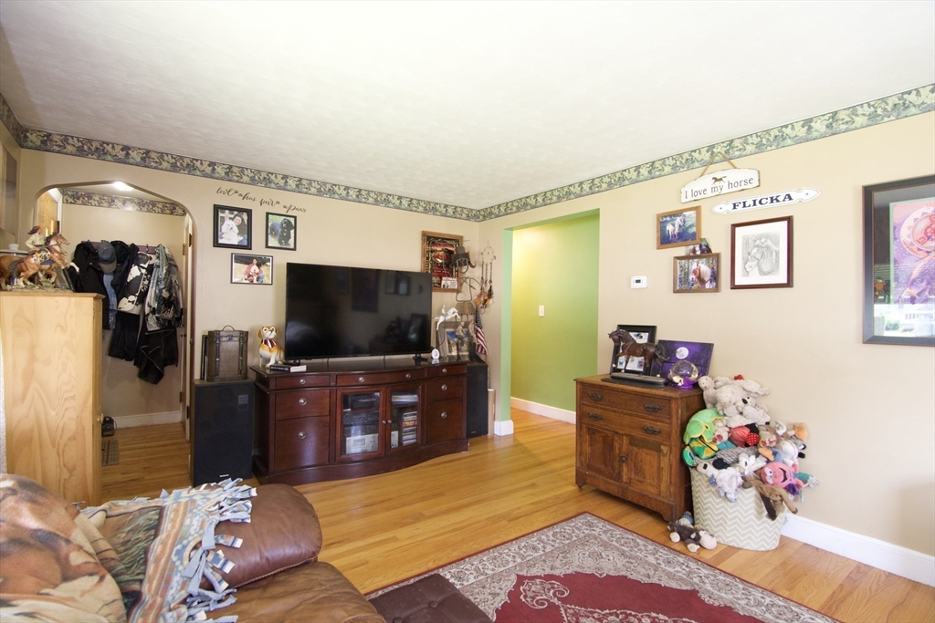 37 Philip St Property Photo 11