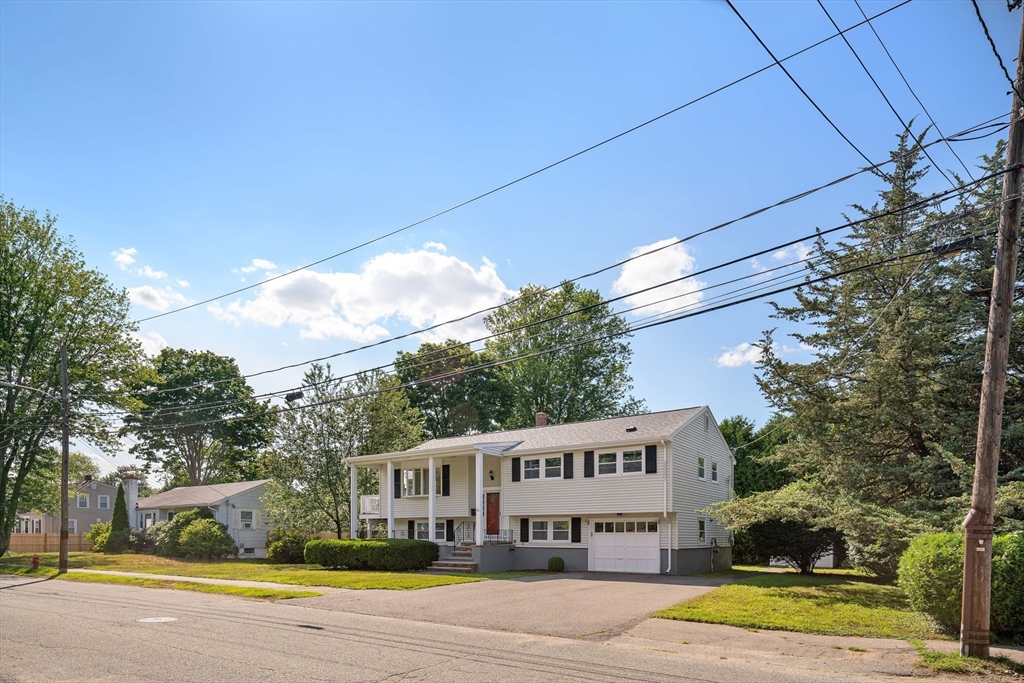 56 Winfield St Property Photo 2