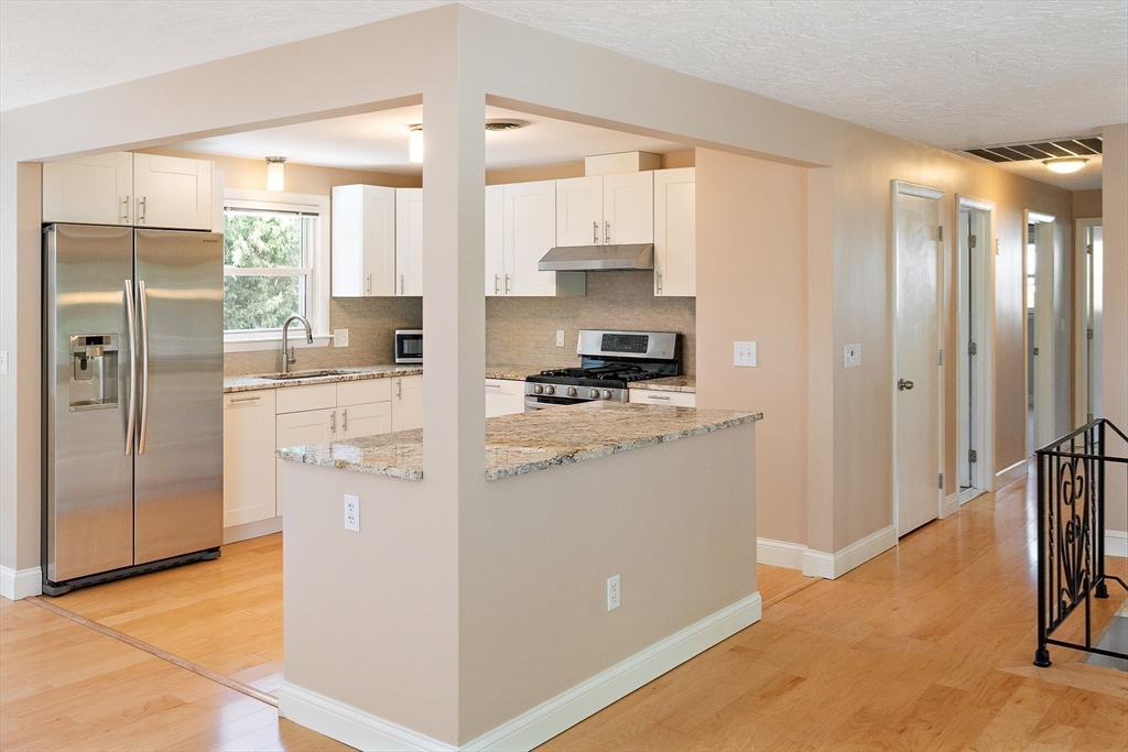 56 Winfield St Property Photo 7