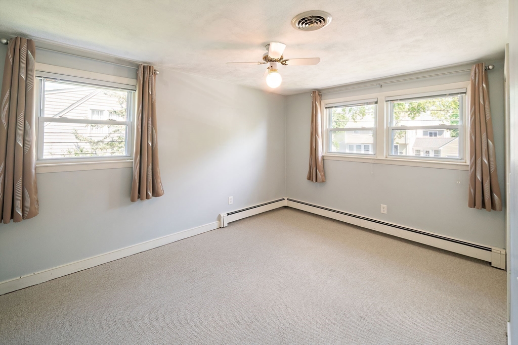56 Winfield St Property Photo 14