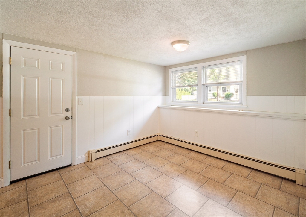 56 Winfield St Property Photo 18