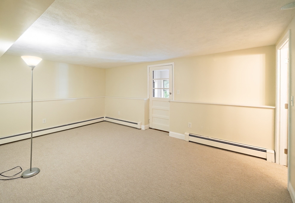 56 Winfield St Property Photo 24
