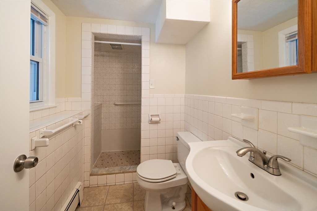 56 Winfield St Property Photo 26