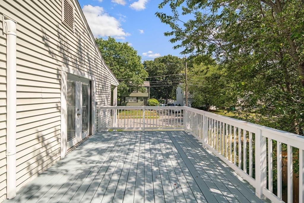 56 Winfield St Property Photo 30