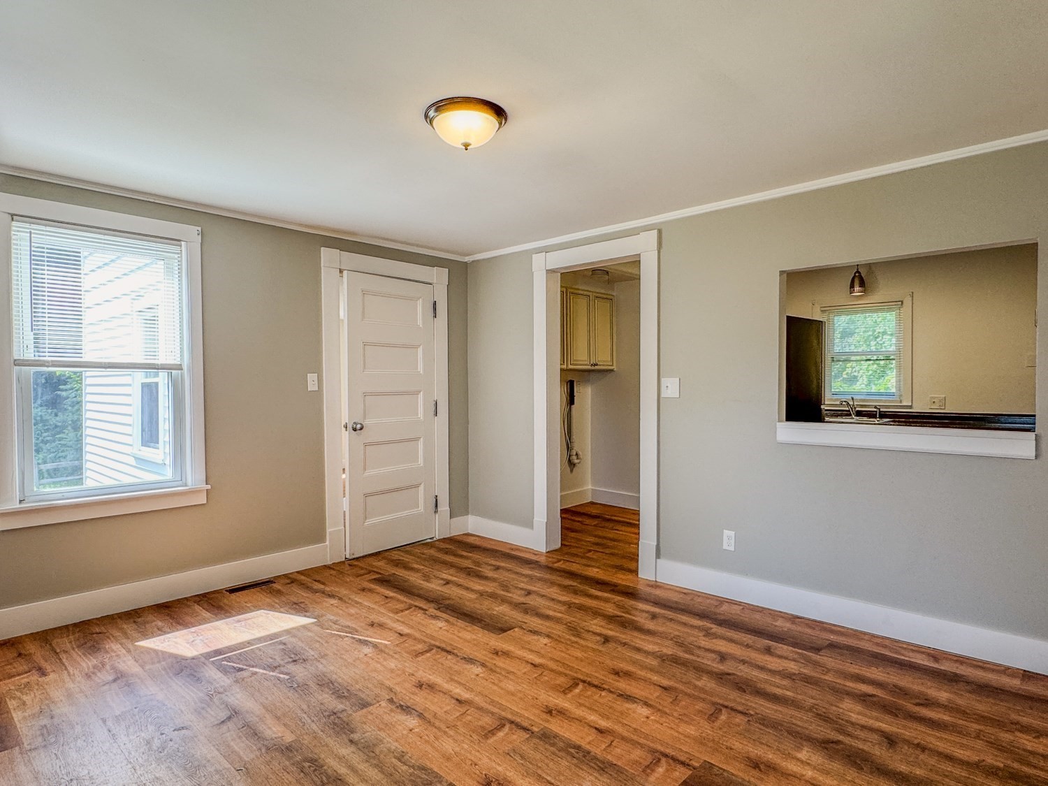344 Conway Street Property Photo 5