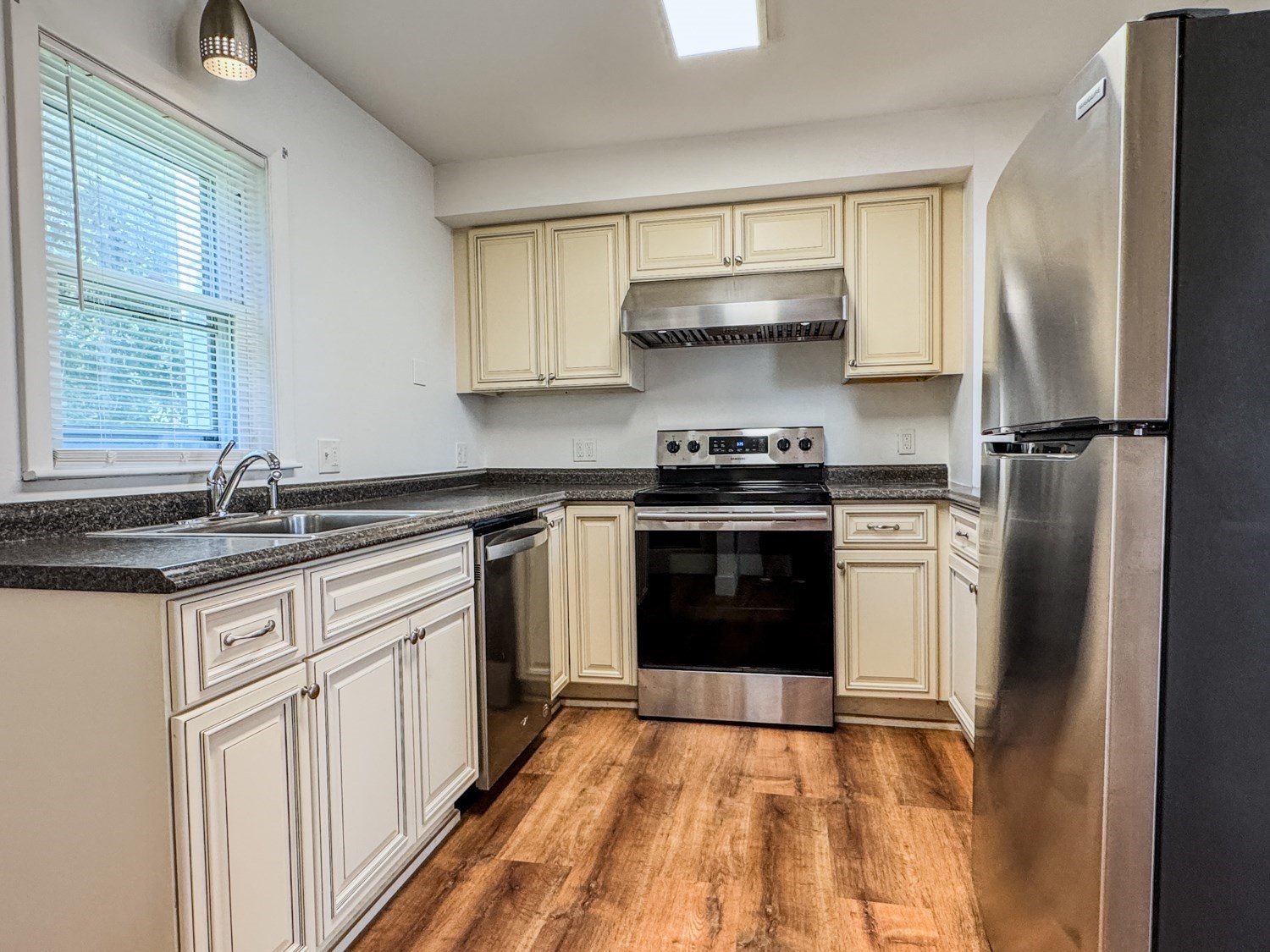 344 Conway Street Property Photo 6
