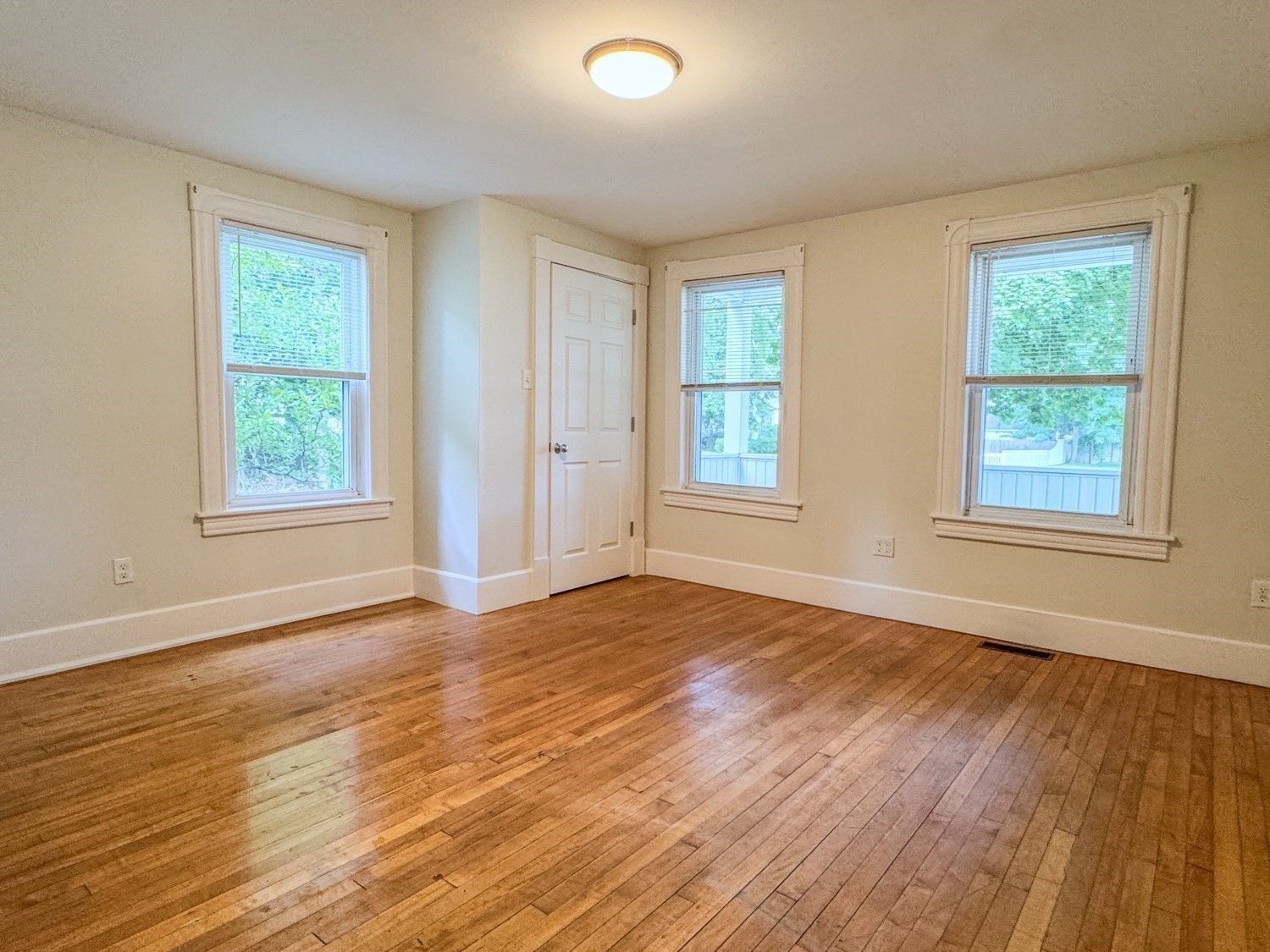 344 Conway Street Property Photo 14