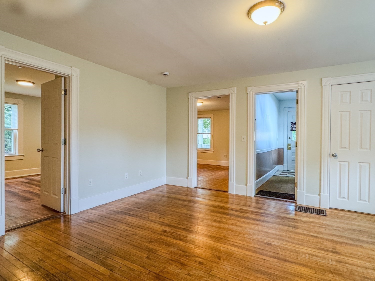 344 Conway Street Property Photo 15