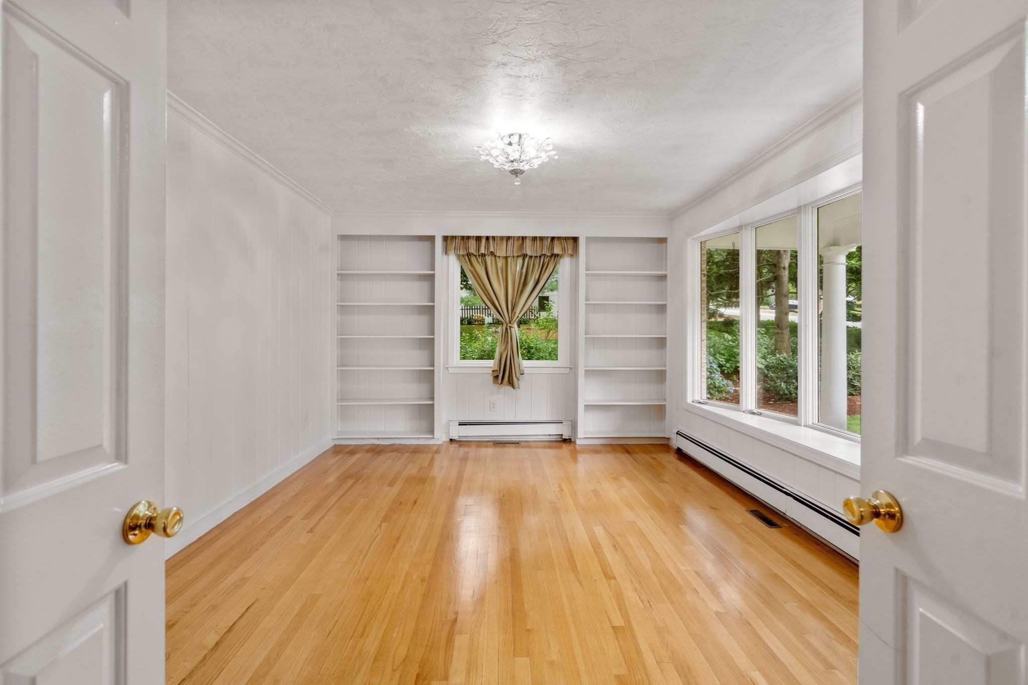 23 Bellevue Property Photo 25
