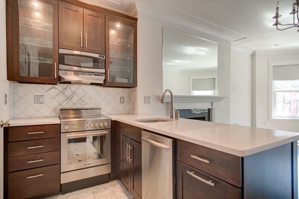 395 Marlborough St # 7 Property Photo 1