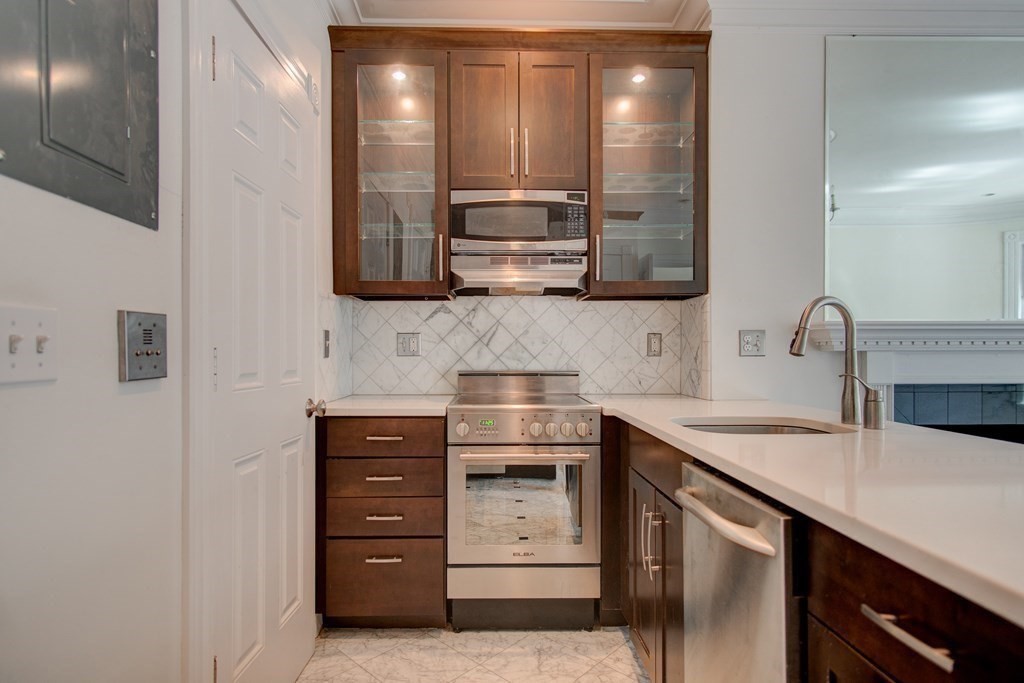 395 Marlborough St # 7 Property Photo 2